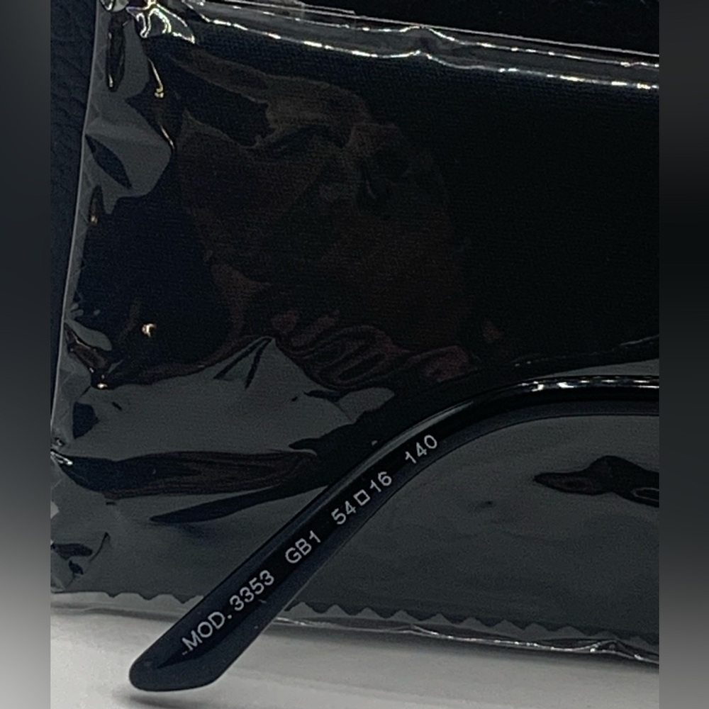 New Women’s Versace Eyeglasses - Picture 8 of 10